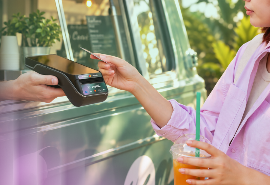 The contactless card machine built for busy businesses